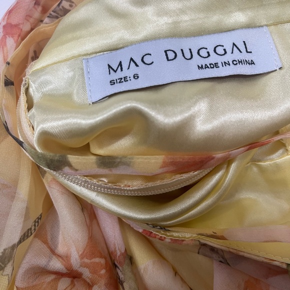 leena for Mac Duggal Yellow Floral Empire Waist
Ruffled Mini Dress Size 6 - Picture 9 of 13